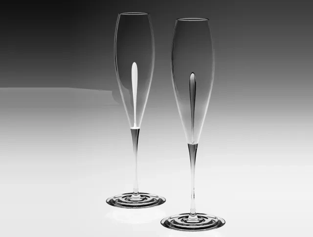 Two STILLA champagne glasses